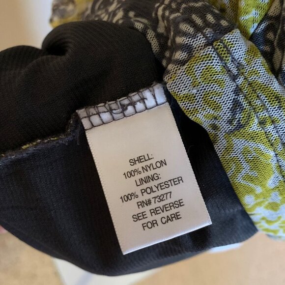 Apt 9 women's sz L yellow & gray paisley short sleeve ruffle blouse - Picture 3 of 5